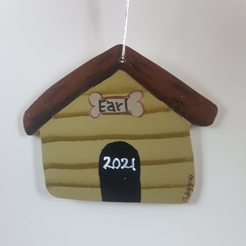 Doghouse "Earl" (2021) Ornament